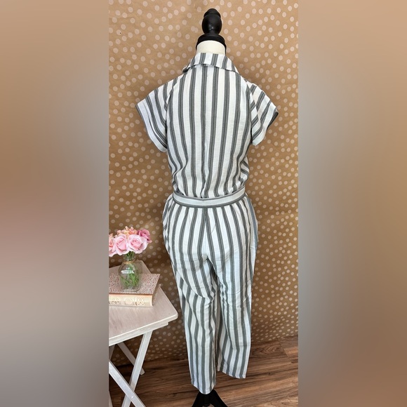 Women’s Jumpsuits. Short sleeve. XS - Picture 3 of 10